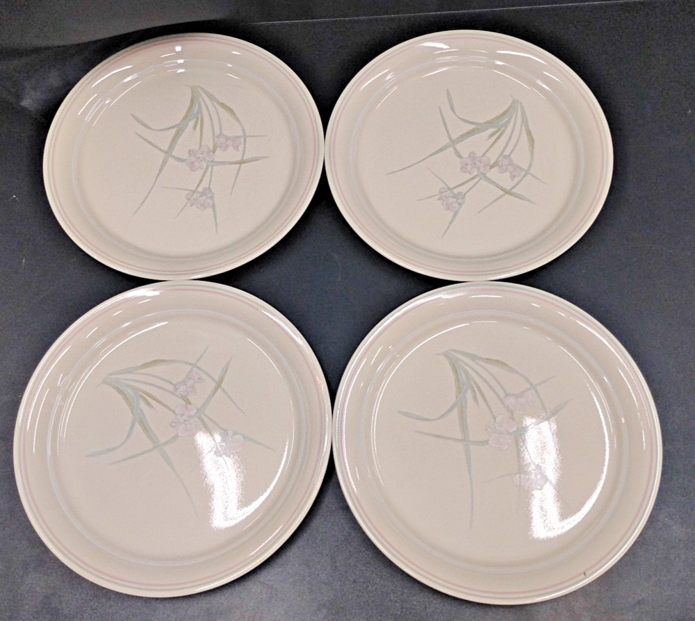 4 Corelle Corning Spring Pond Dinner Plates Pastel Green Pink Floral 10 1/4" 4